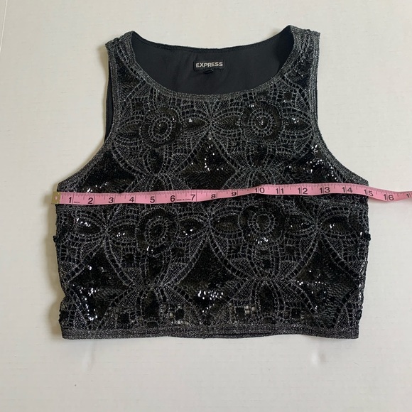 Express Crop Top - Picture 6 of 7